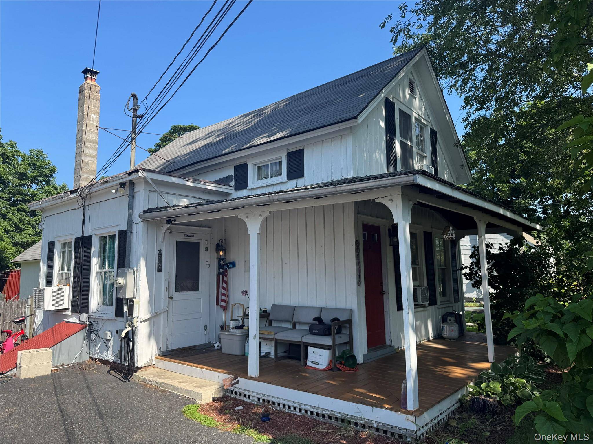 30 Clinton ST, Center Moriches, NY 11934