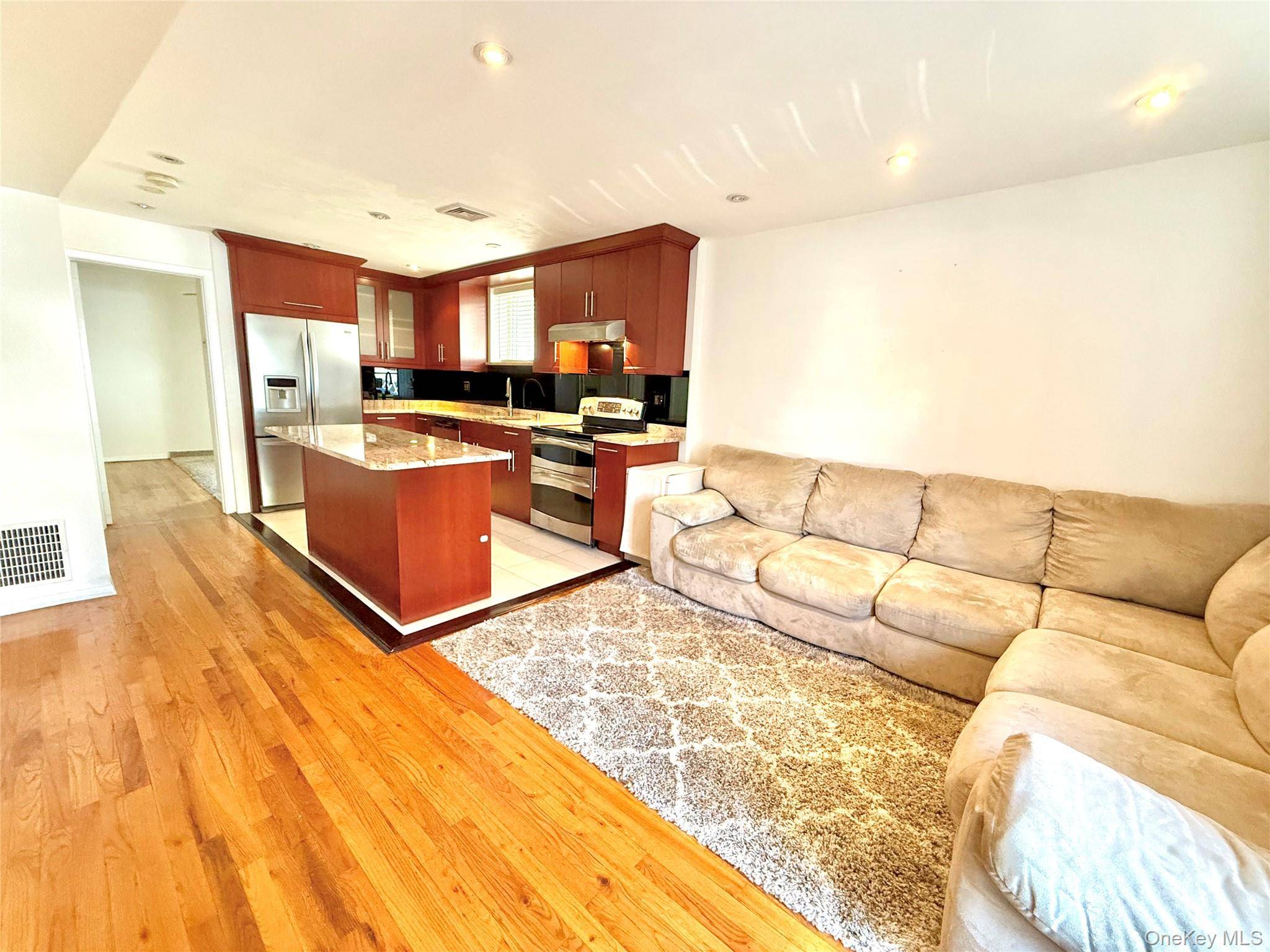 32 Elissa LN #Unit 1, Yonkers, NY 10710