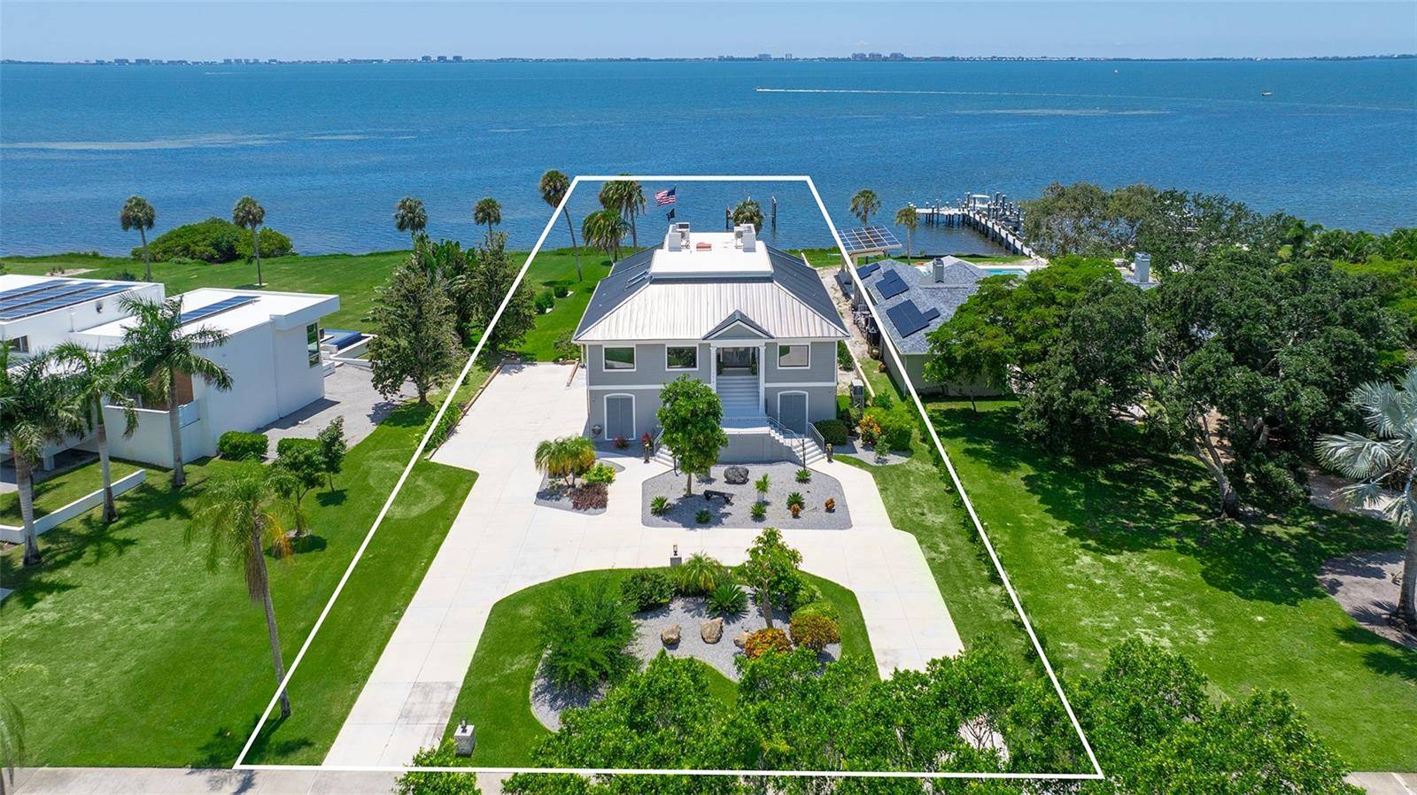 7418 WESTMORELAND DR, Sarasota, FL 34243