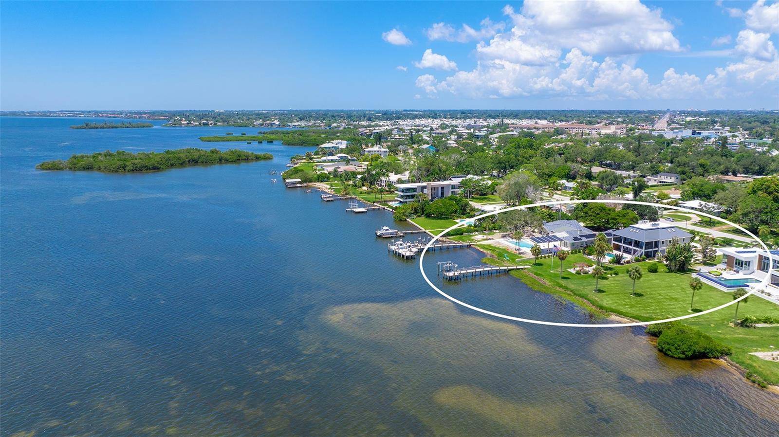 7418 WESTMORELAND DR, Sarasota, FL 34243