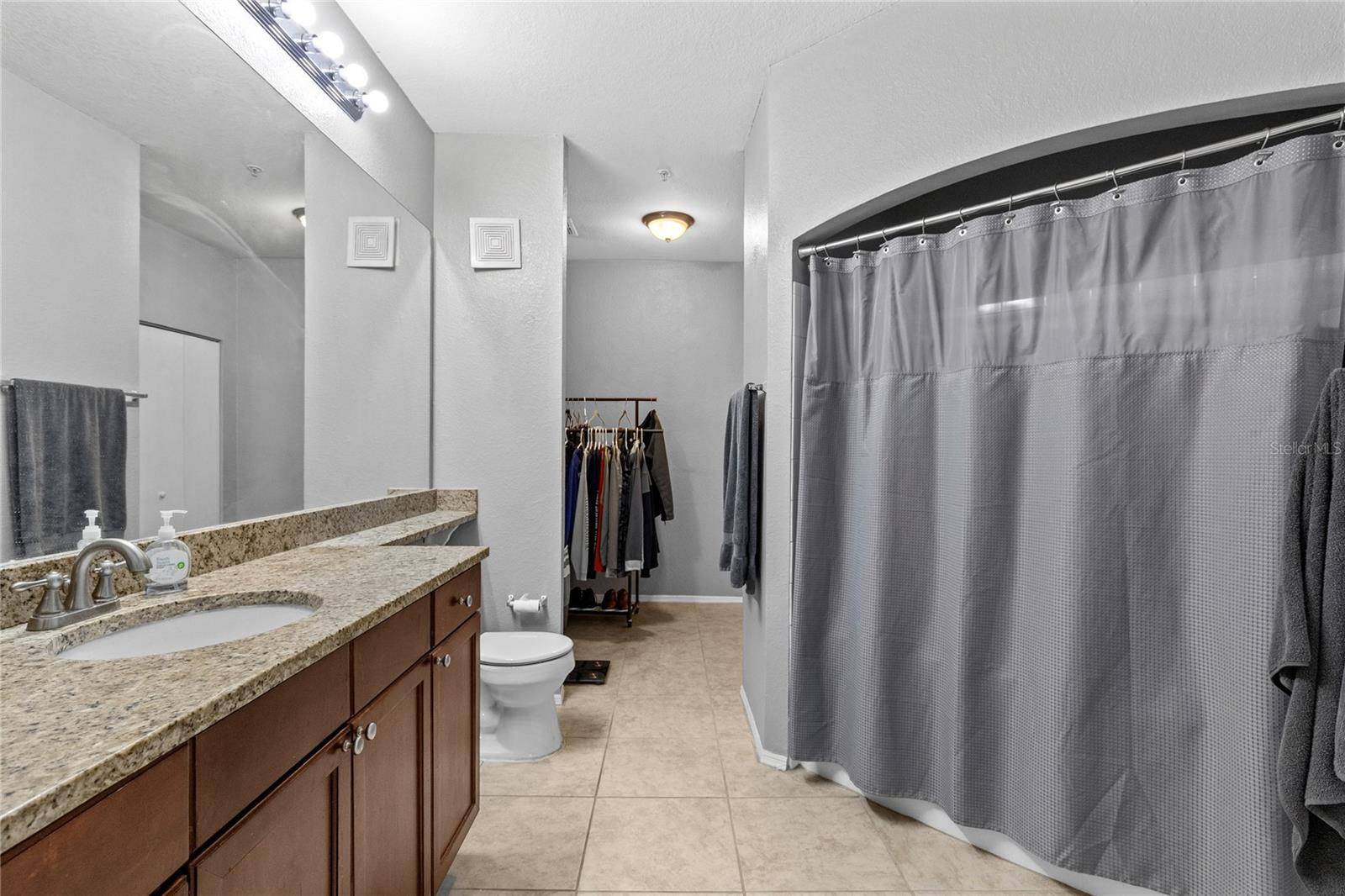 114 VISTA VERDI CIR #216, Lake Mary, FL 32746