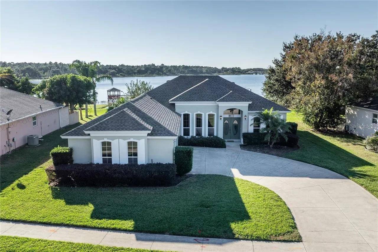 3804 BAYSHORE CIR, Tavares, FL 32778