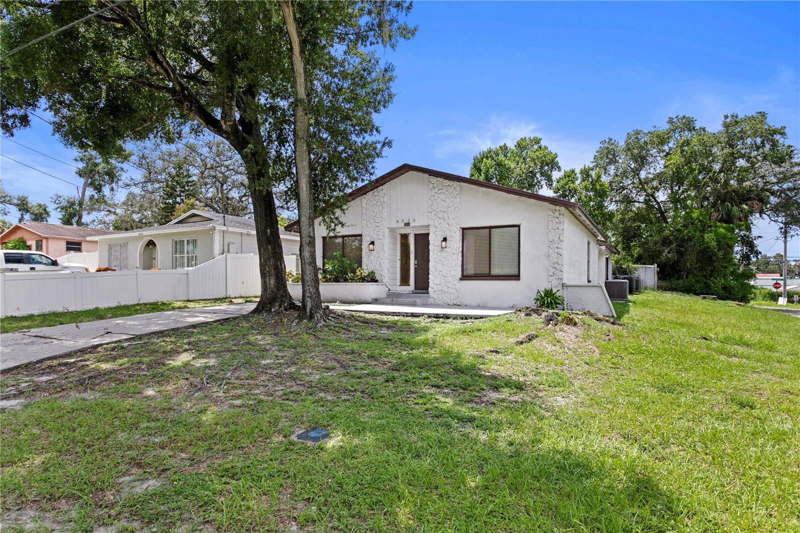 8520 N BRANCH AVE, Tampa, FL 33604