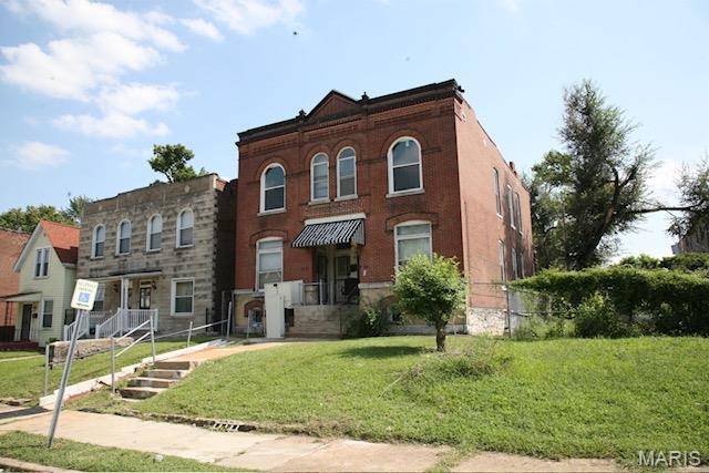 4744 Kensington PL, St Louis, MO 63108