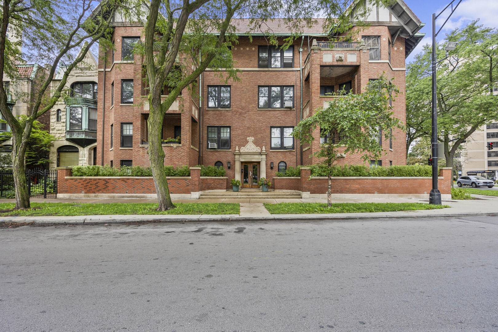 5100 S Hyde Park BLVD #2D, Chicago, IL 60615
