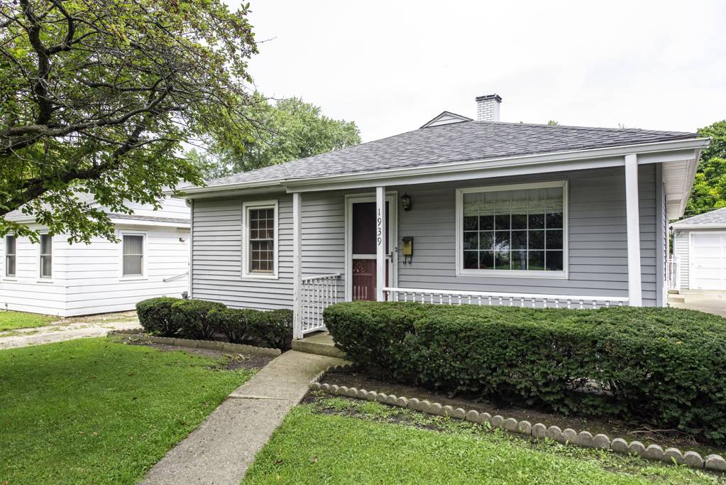 1939 Chestnut ST, Waukegan, IL 60087