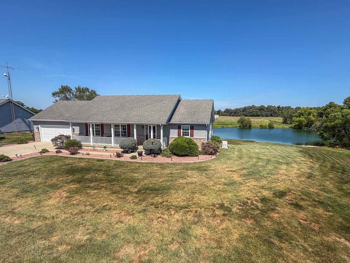 2309 E Lakeview DR, Casey, IL 62420