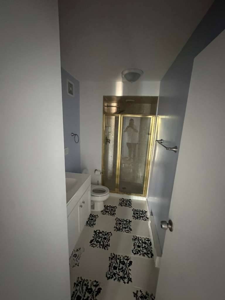 6033 N Sheridan RD #39E, Chicago, IL 60660