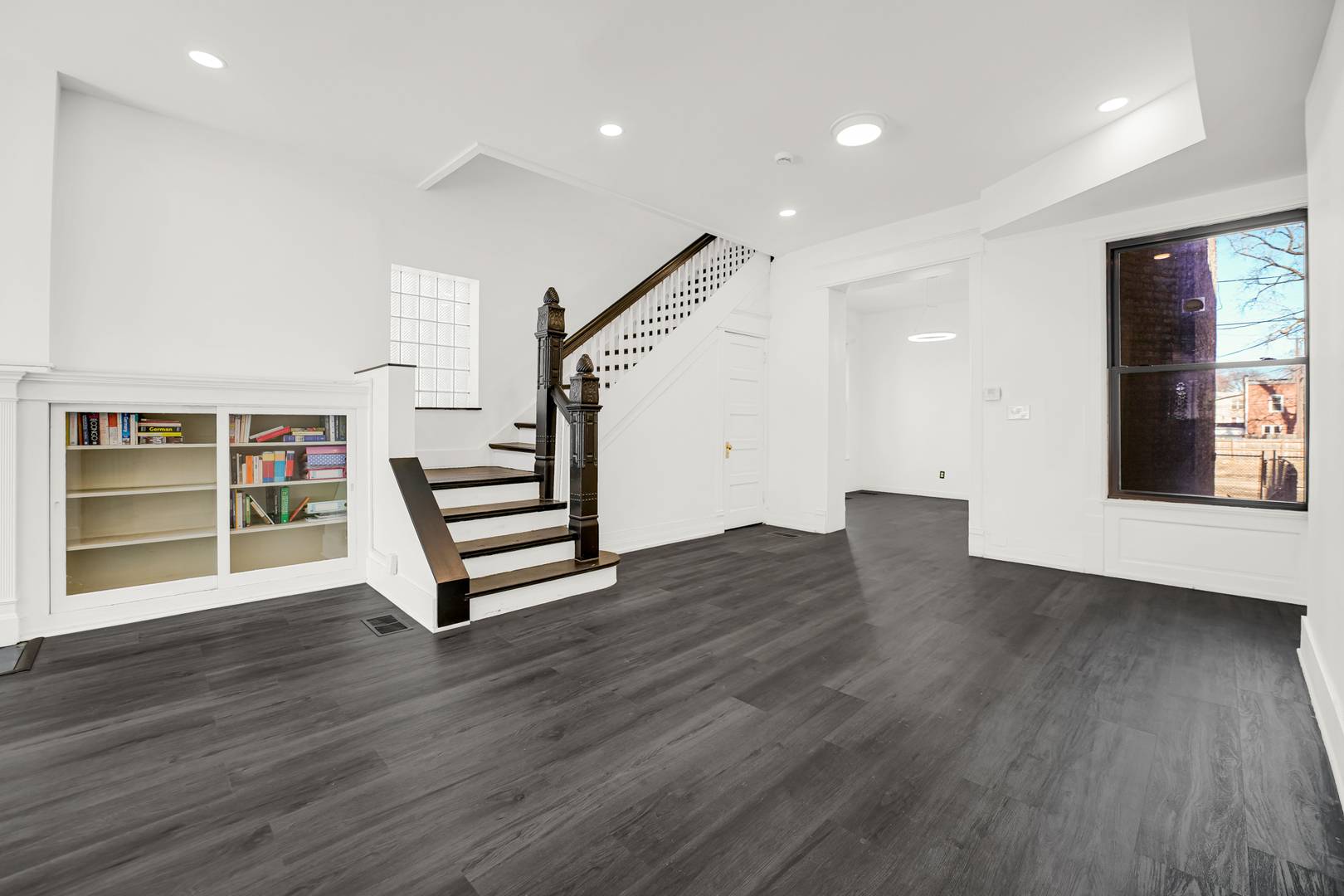 928 E 46th ST, Chicago, IL 60653