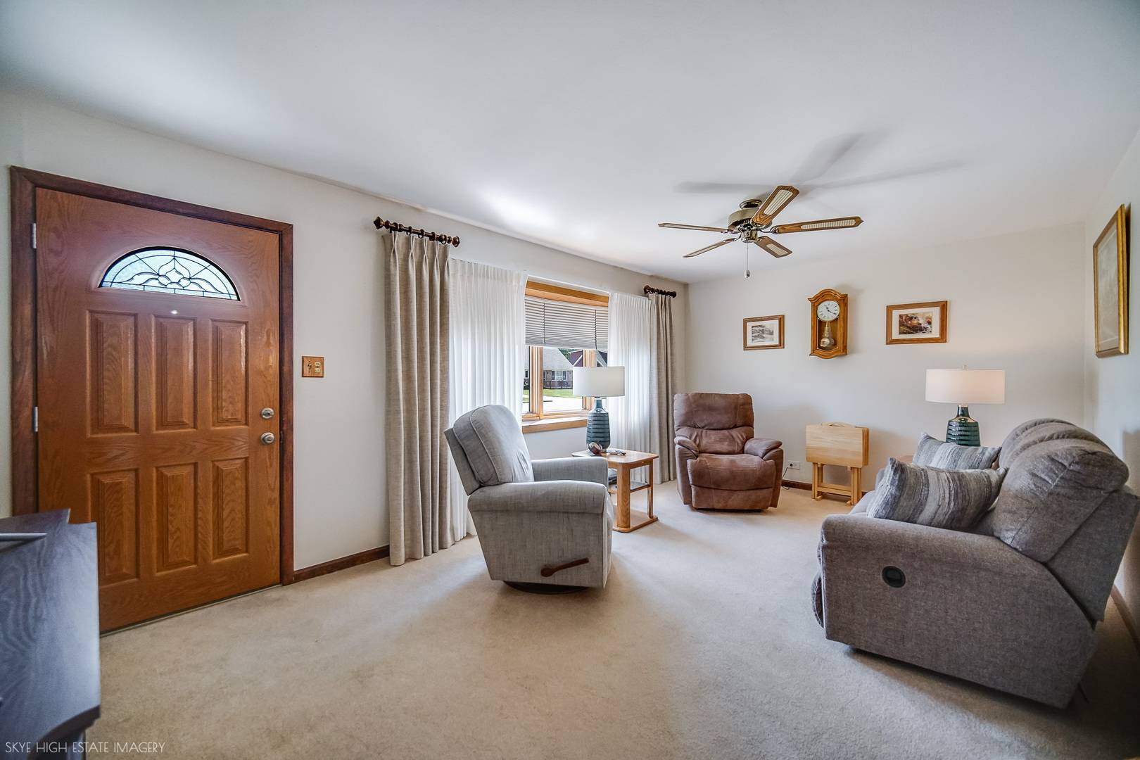 8724 Cranbrook LN, Bridgeview, IL 60455