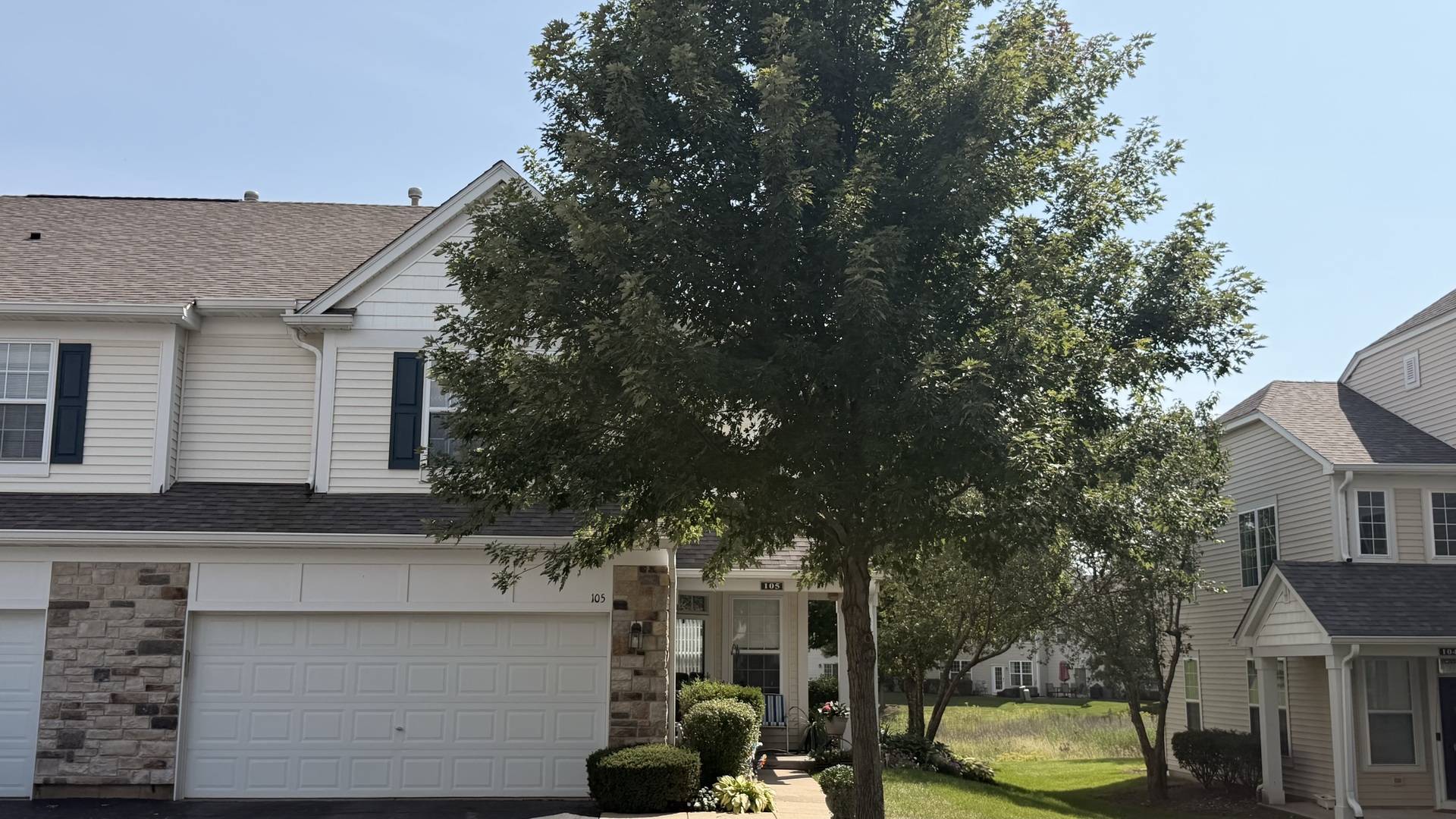 105 Grandview CT, Volo, IL 60020