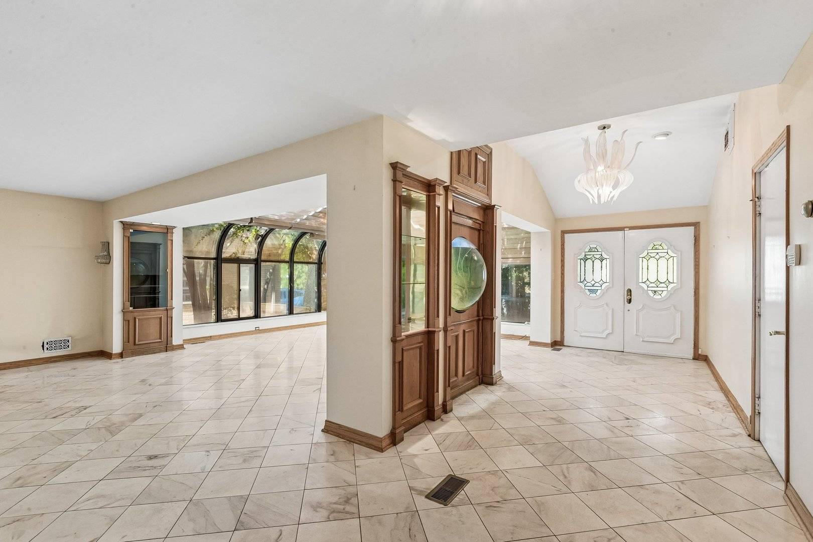 6936 N Kostner AVE, Lincolnwood, IL 60712