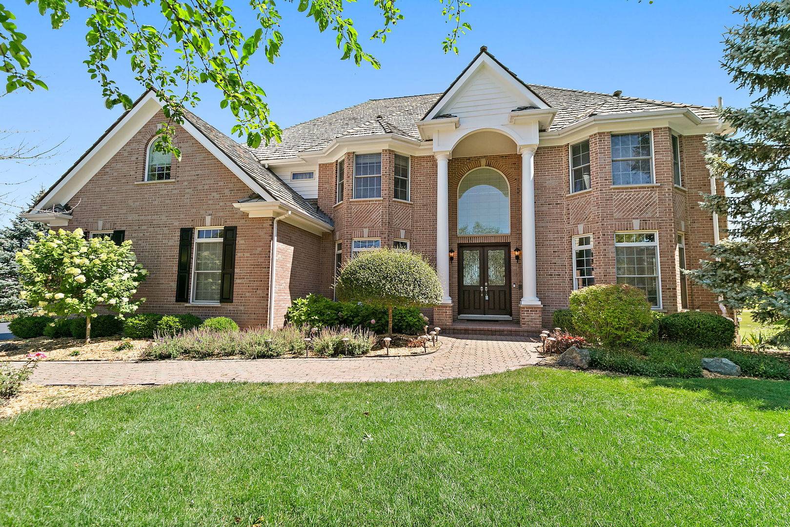 6564 Beech LN, Libertyville, IL 60048