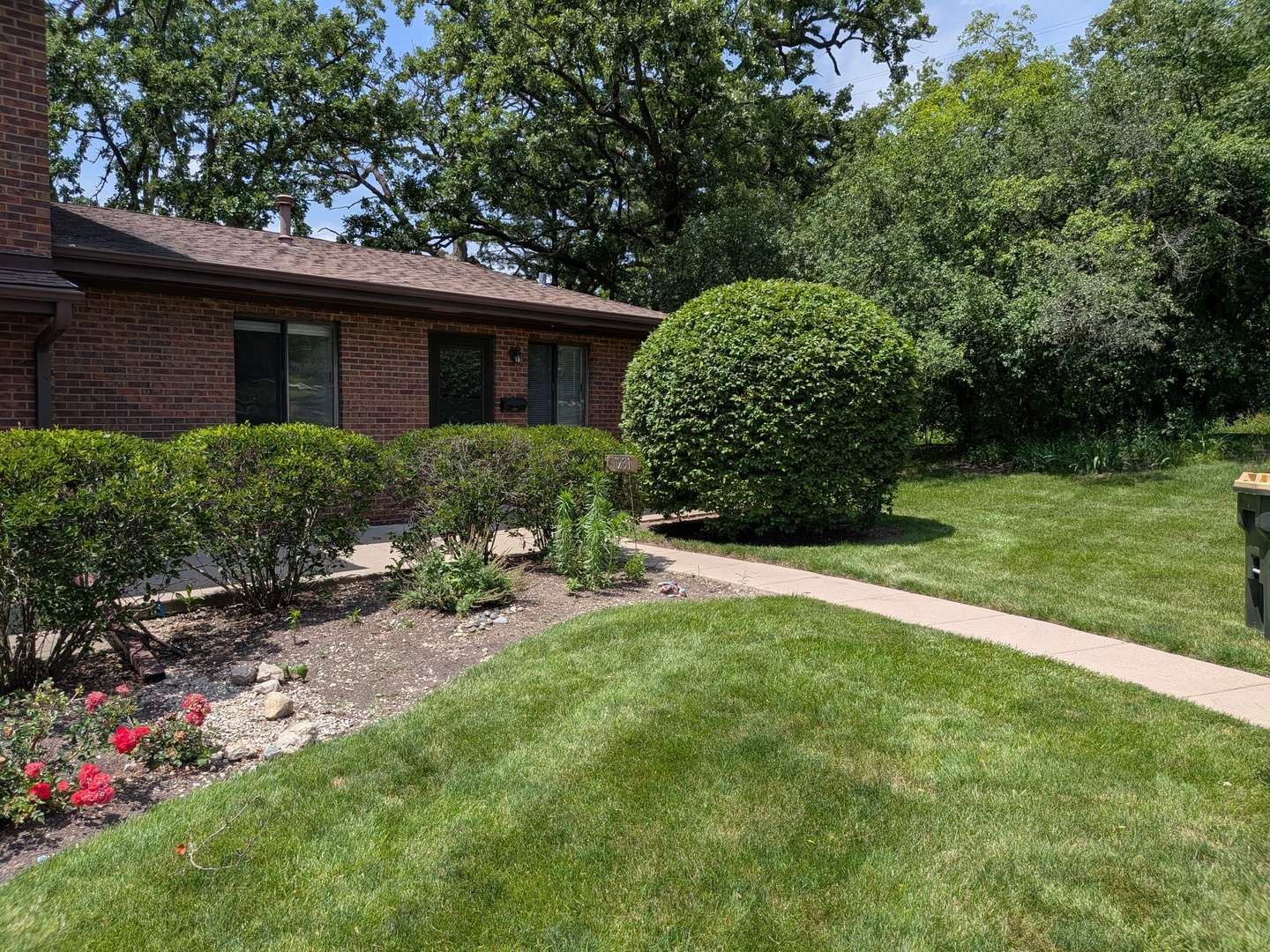 1231 Geneva LN, Lake Zurich, IL 60047