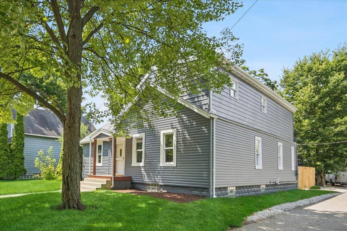 818 Bach ST, Northbrook, IL 60062