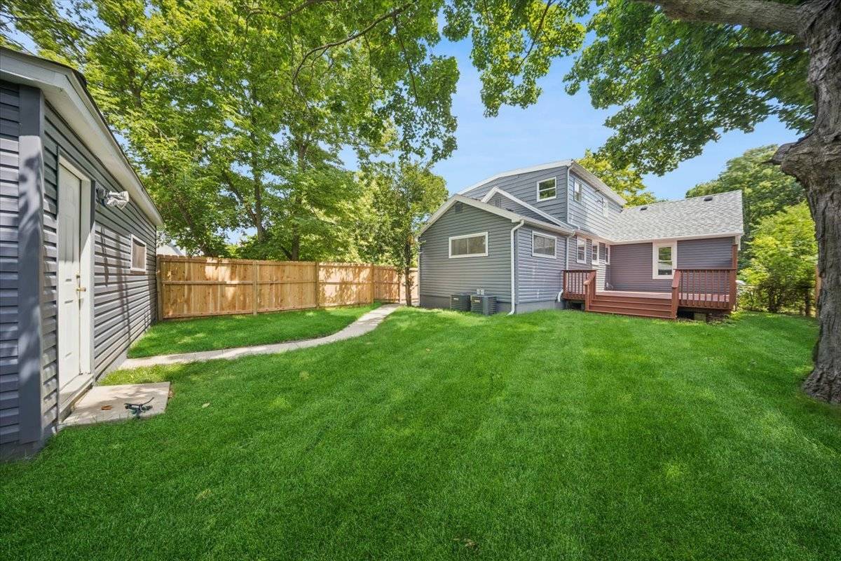 818 Bach ST, Northbrook, IL 60062