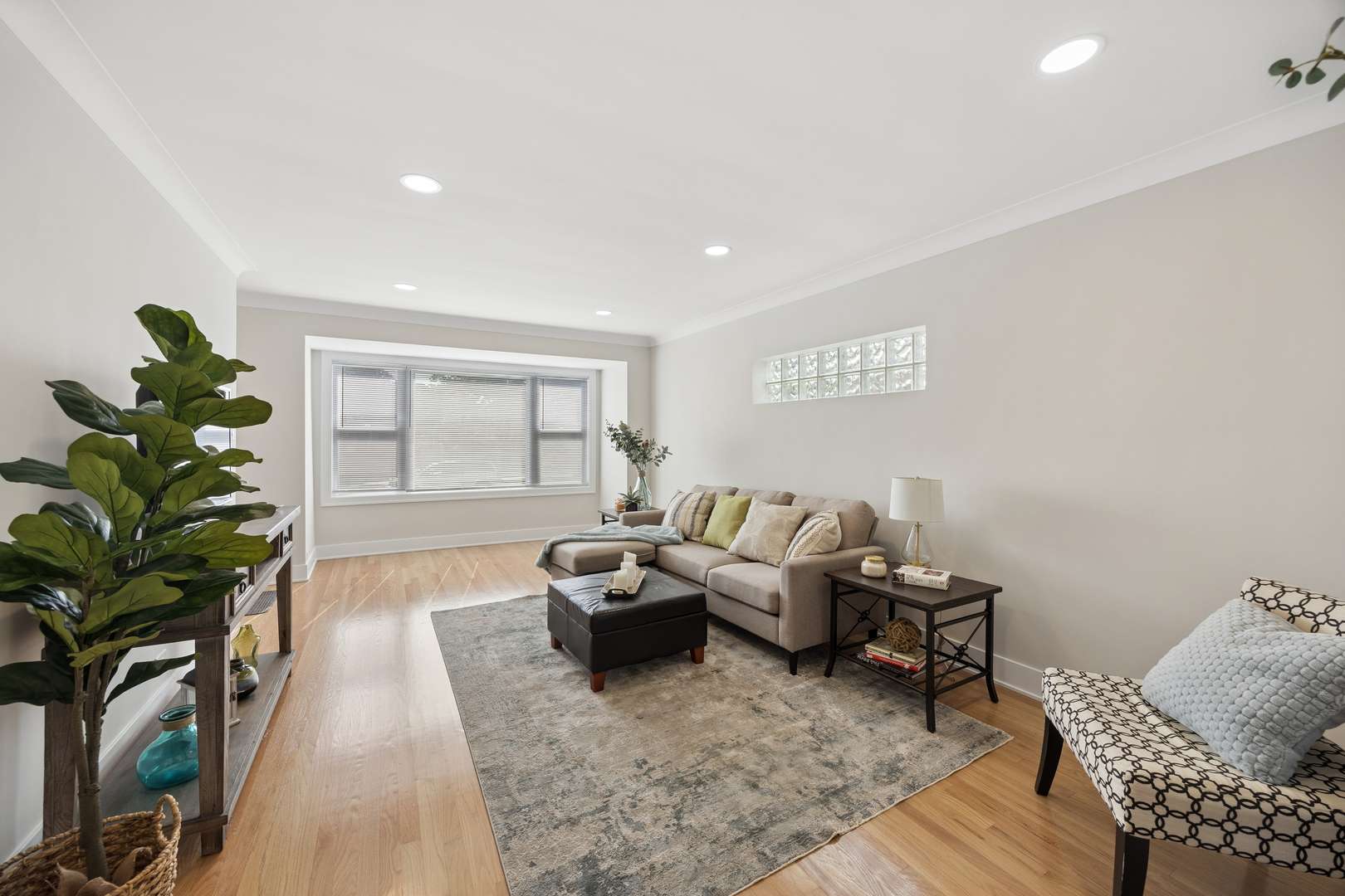 5318 S Narragansett AVE, Chicago, IL 60638