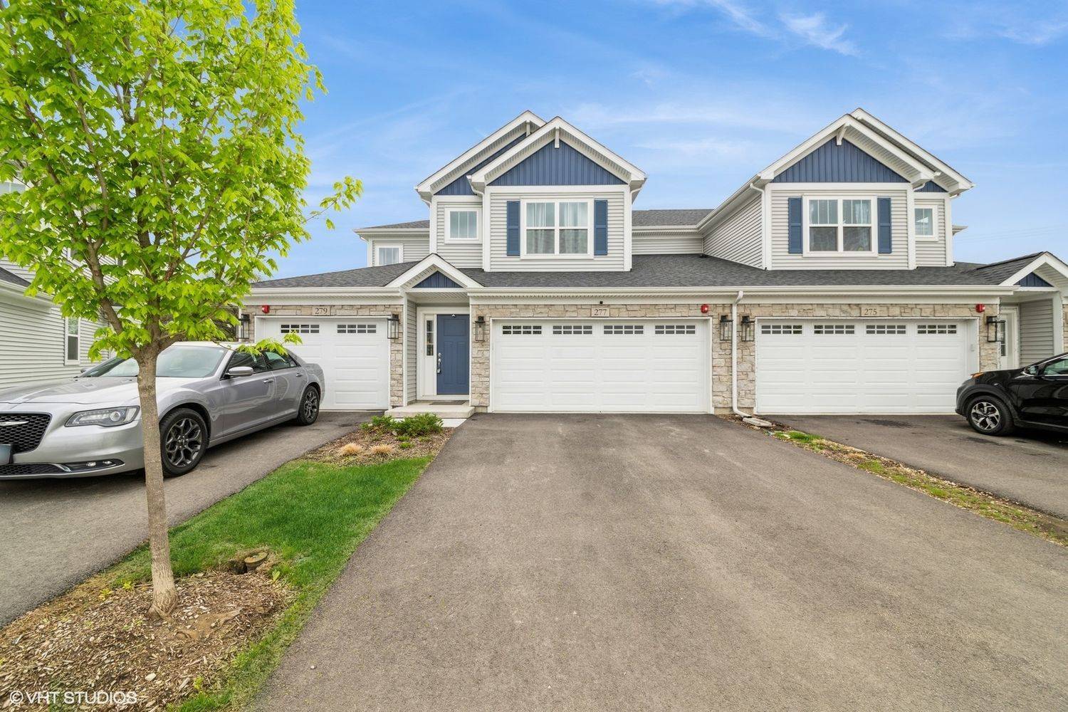 347 Masters DR, Addison, IL 60101