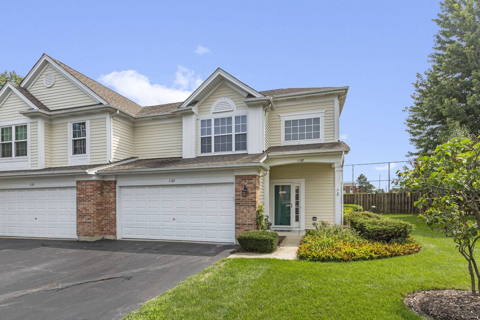 1187 Windham LN, Elk Grove Village, IL 60007