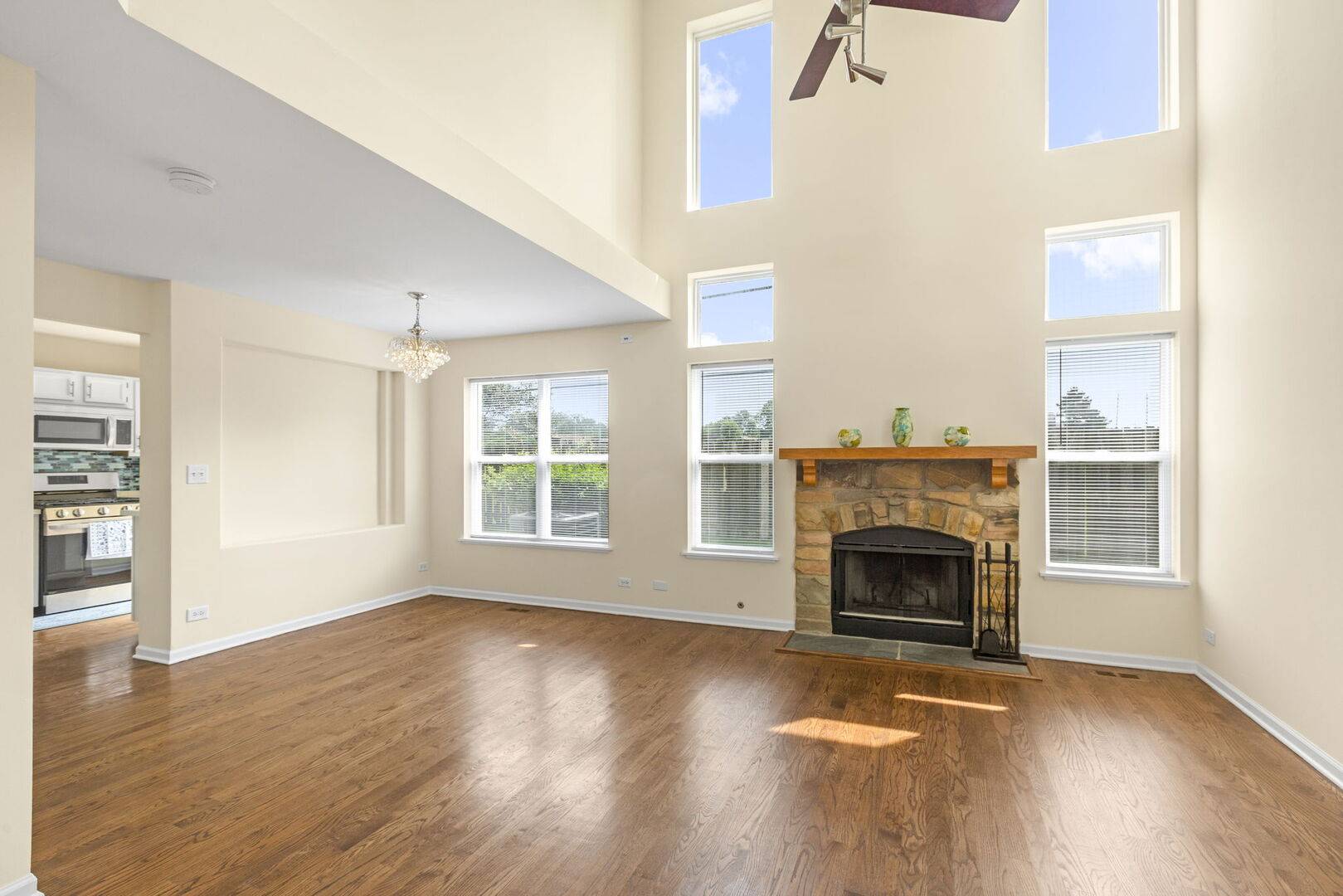 1187 Windham LN, Elk Grove Village, IL 60007