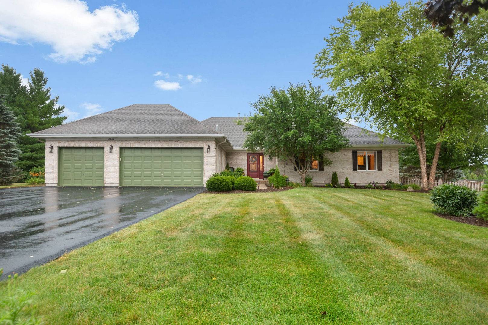 8404 Squirrel DR, Spring Grove, IL 60081