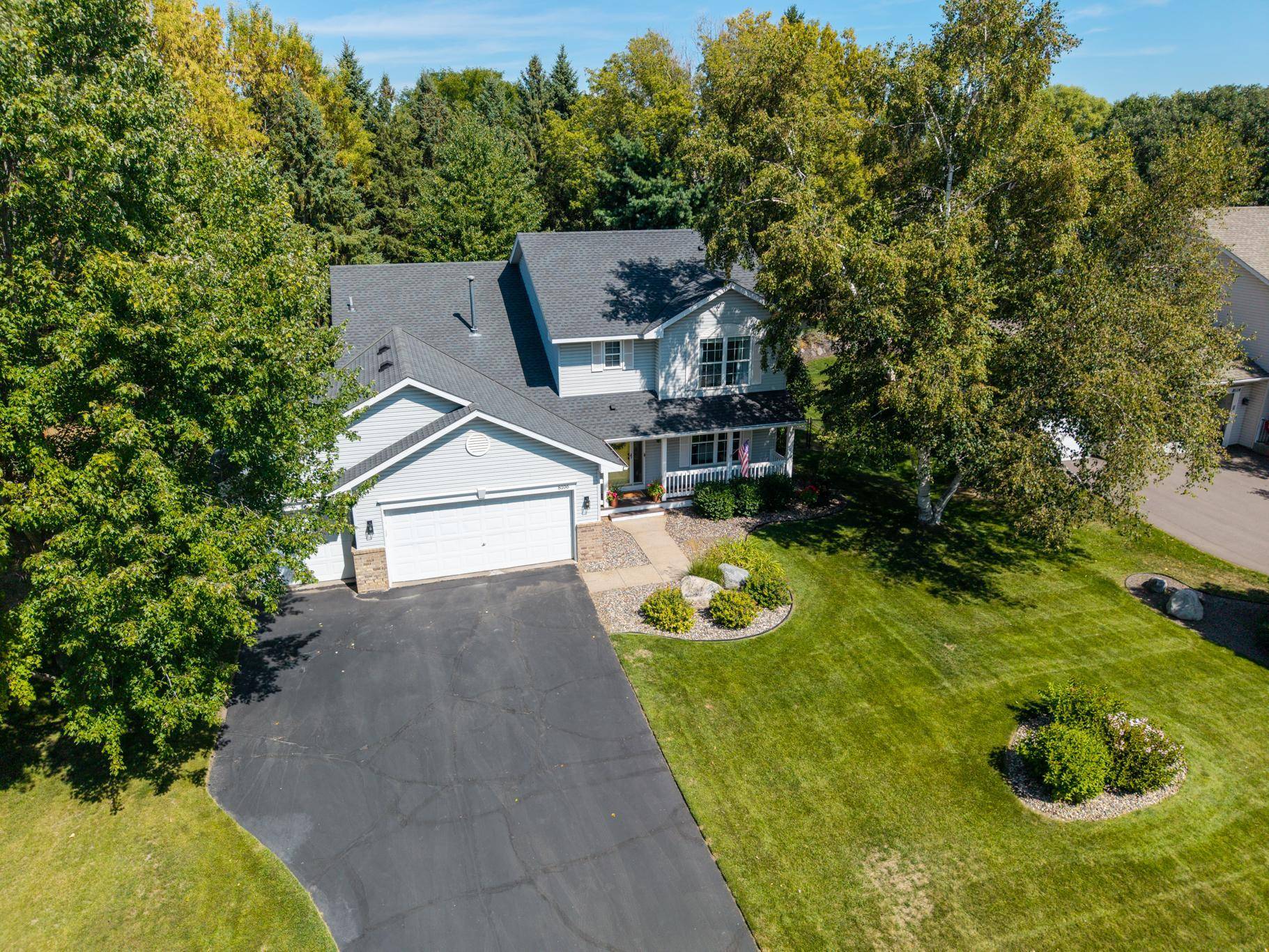 8106 Greenbriar LN, Woodbury, MN 55125