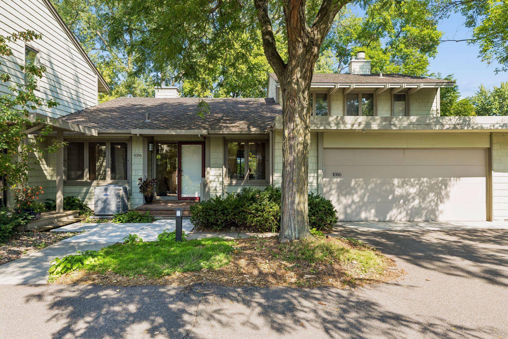 1086 Cedar View DR, Minneapolis, MN 55405