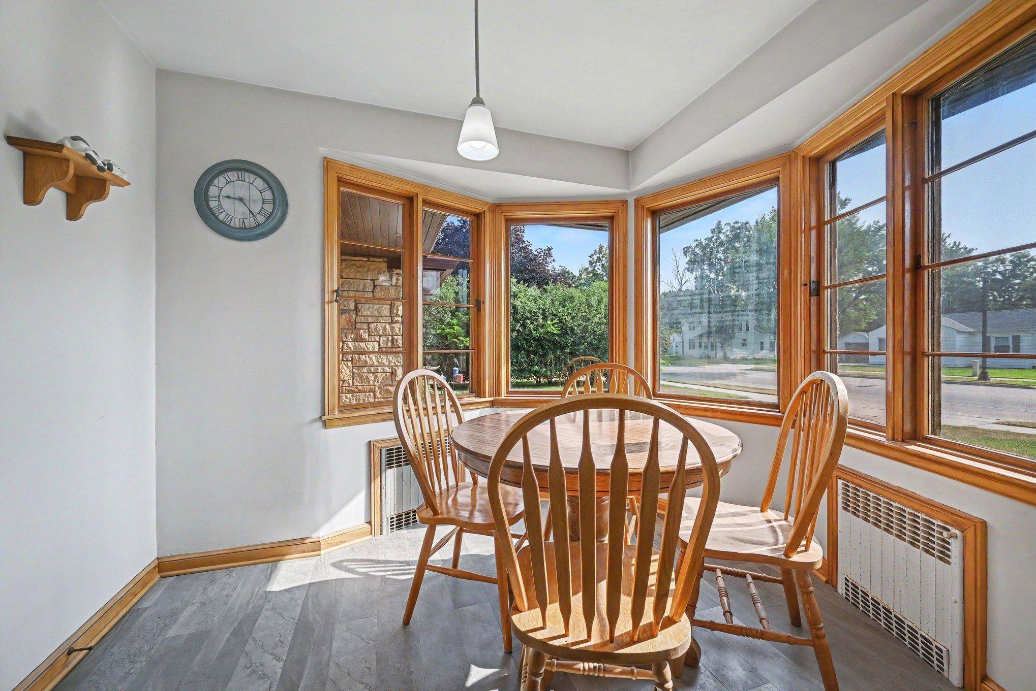 300 5th ST NE, Montgomery, MN 56069