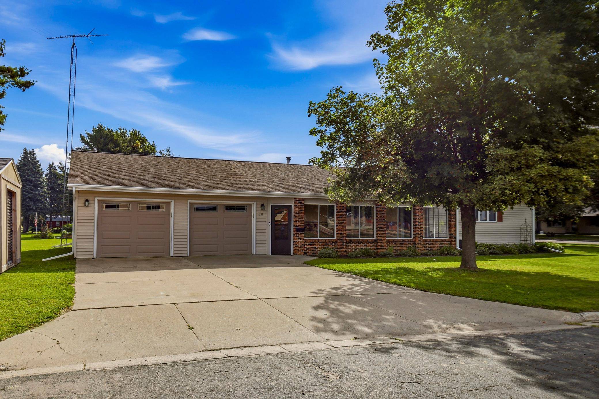 211 4th AVE NW, Blooming Prairie, MN 55917