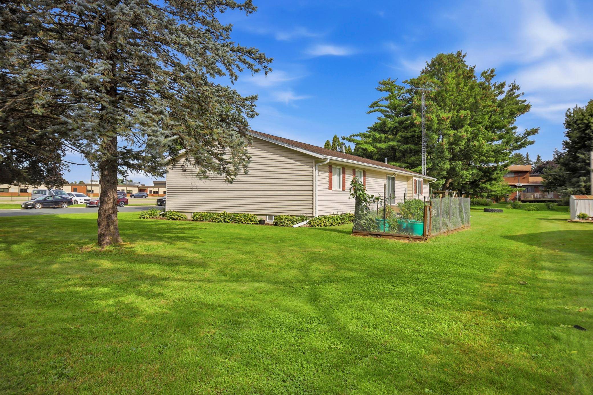 211 4th AVE NW, Blooming Prairie, MN 55917
