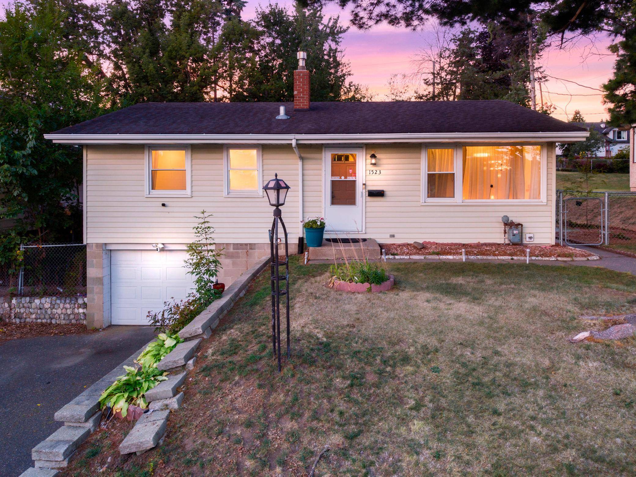1523 Old Hudson RD, Saint Paul, MN 55106