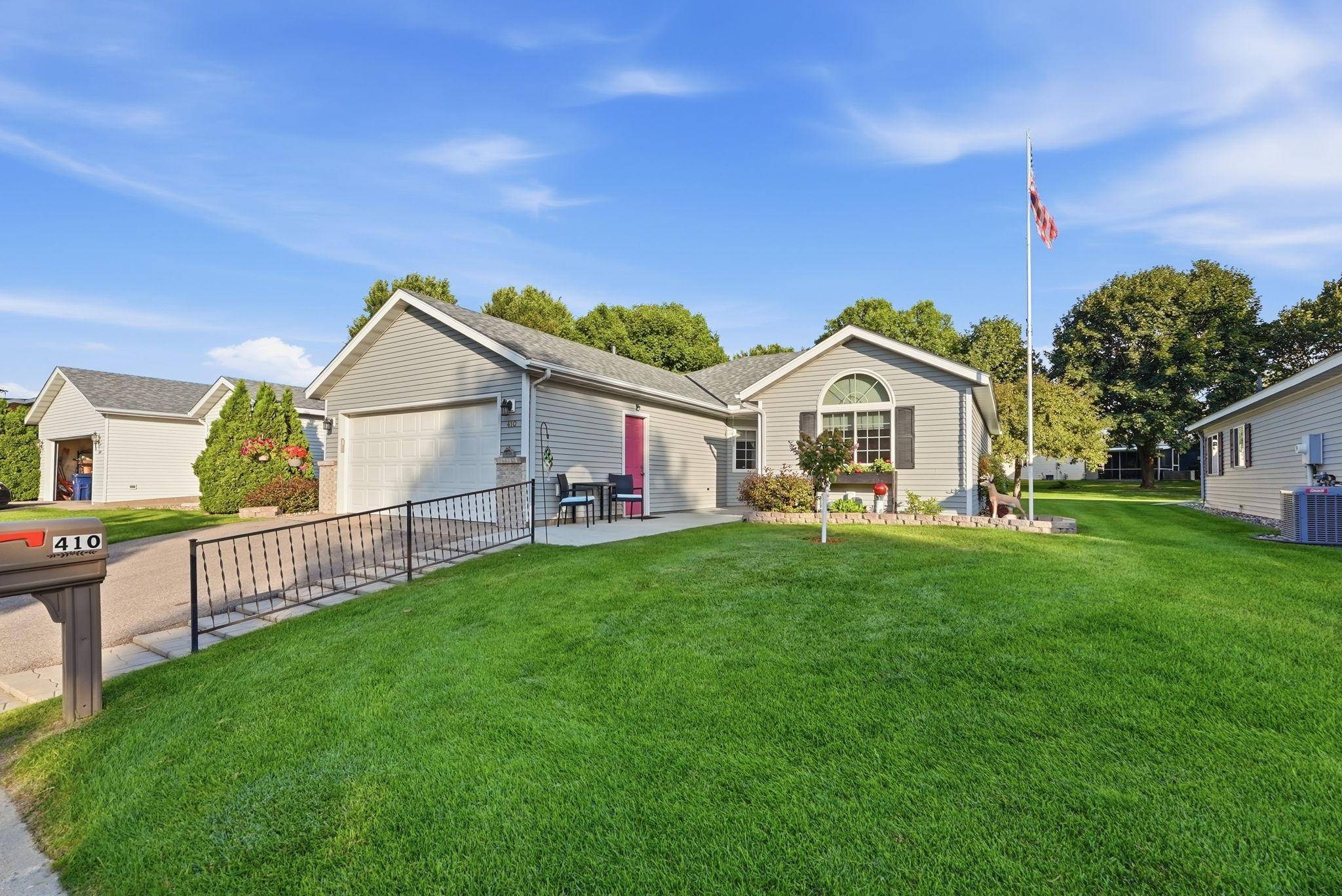 410 Fieldcrest LN, Sartell, MN 56377