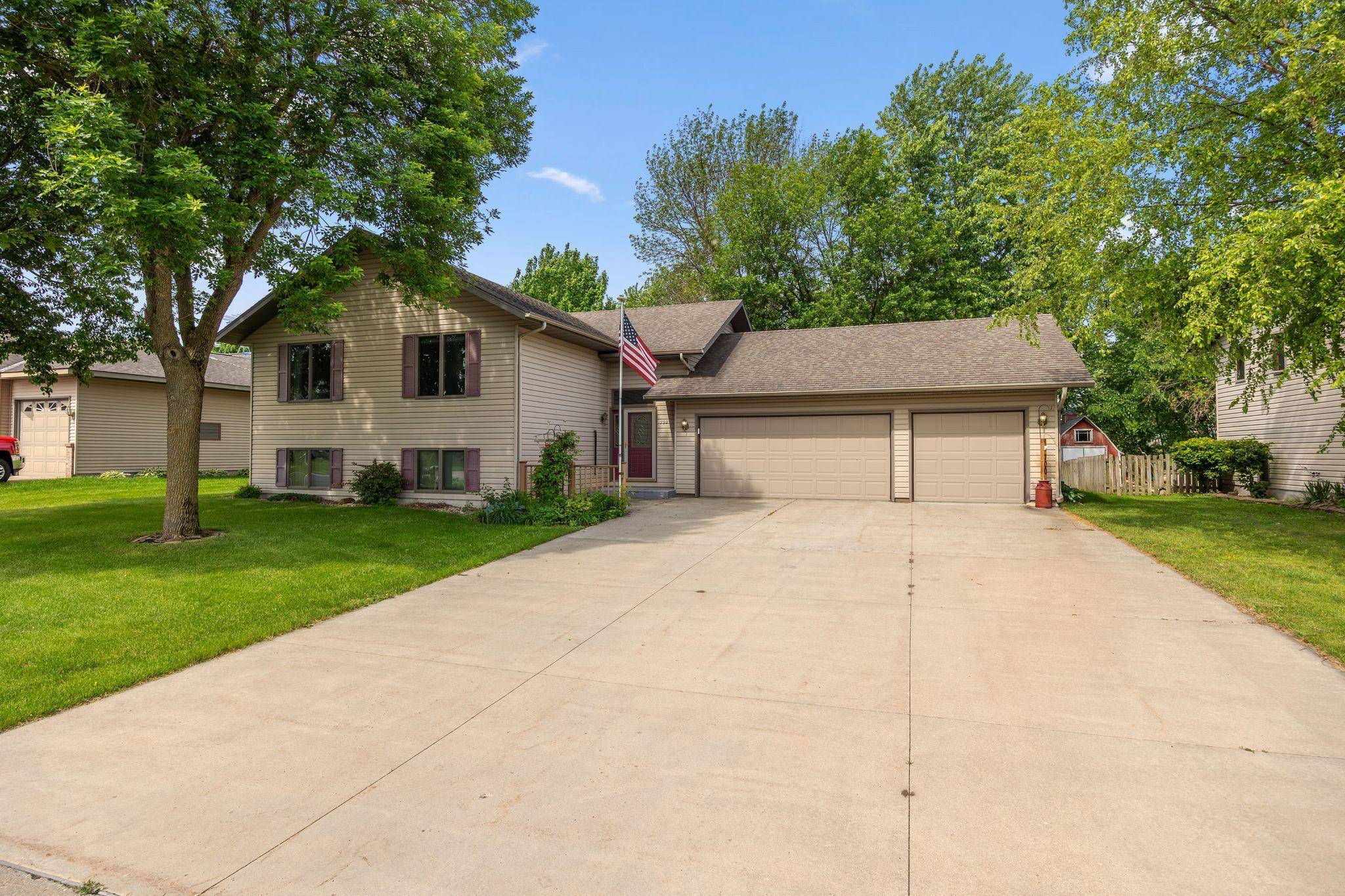 700 W Welco DR, Montgomery, MN 56069