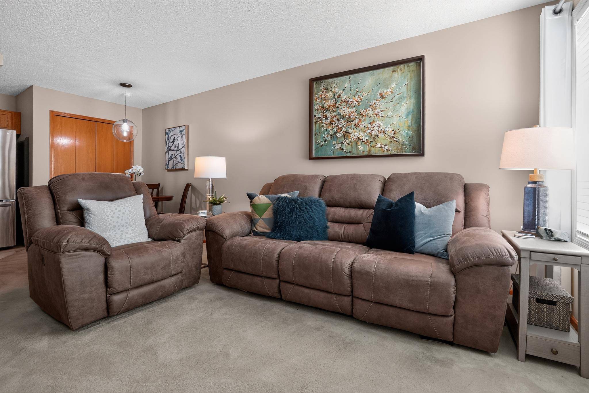 15955 Finch LN, Apple Valley, MN 55124