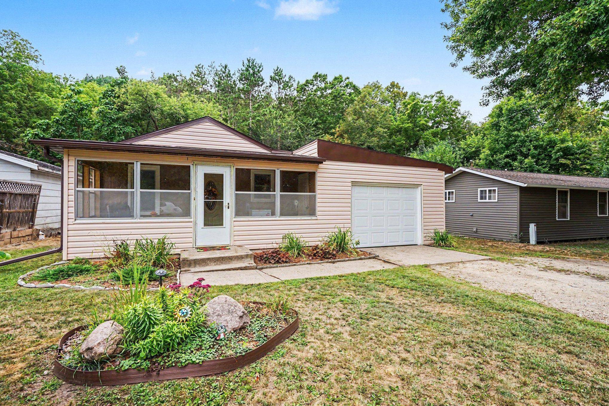 70583 206th AVE, Reads Landing, MN 55968