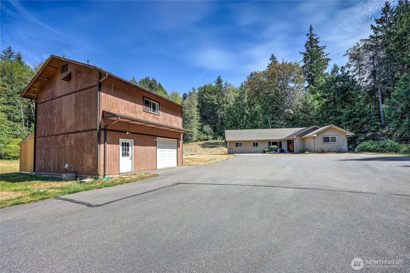 4655 NE Thunder LN, Poulsbo, WA 98370
