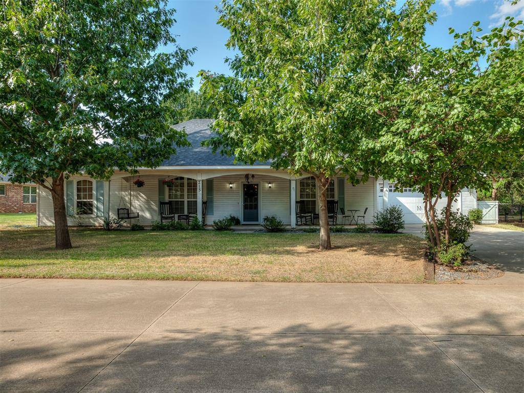 215 E Haven LN, Mustang, OK 73064
