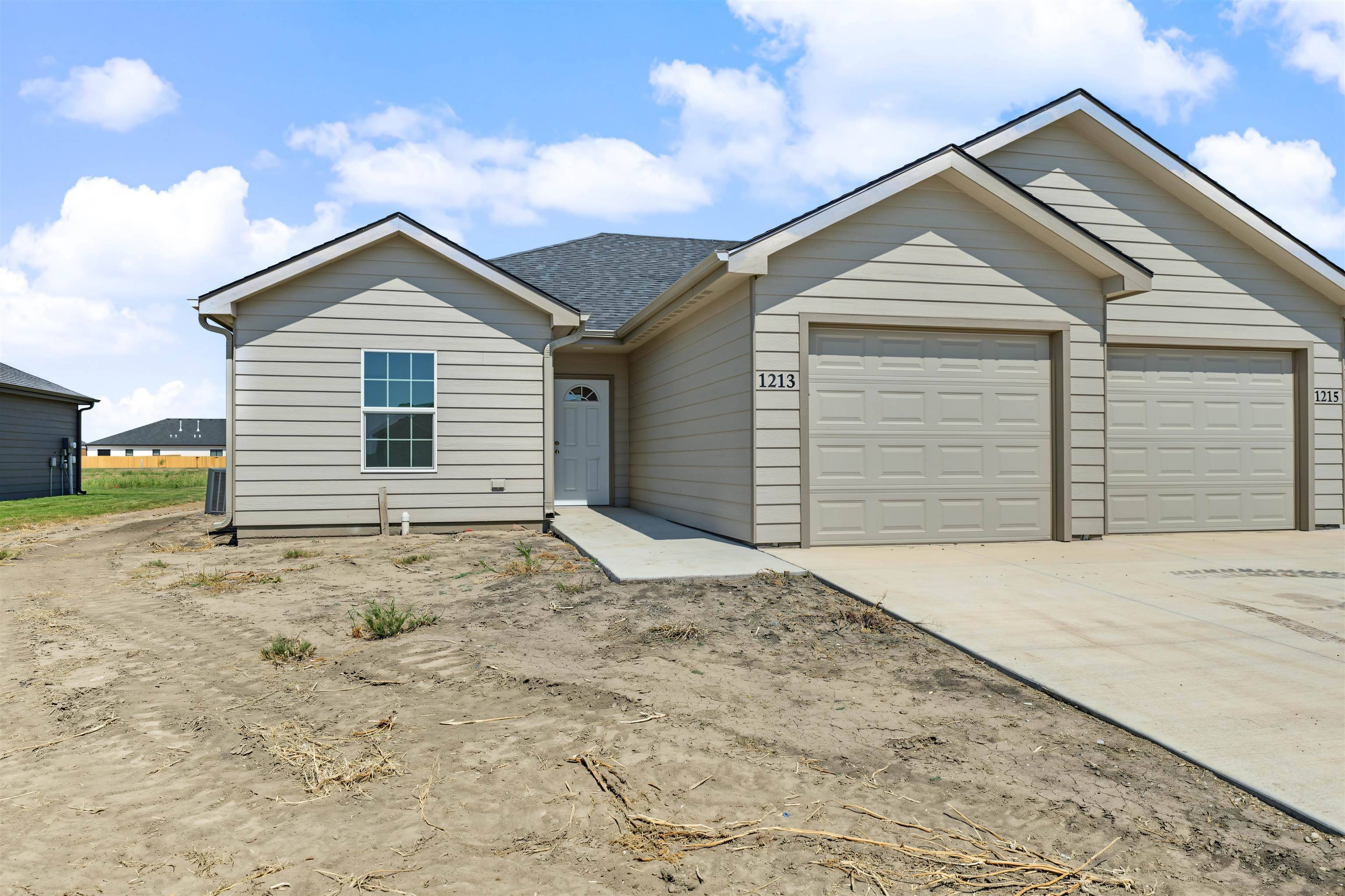 1213 Fountain Dr, Salina, KS 67401