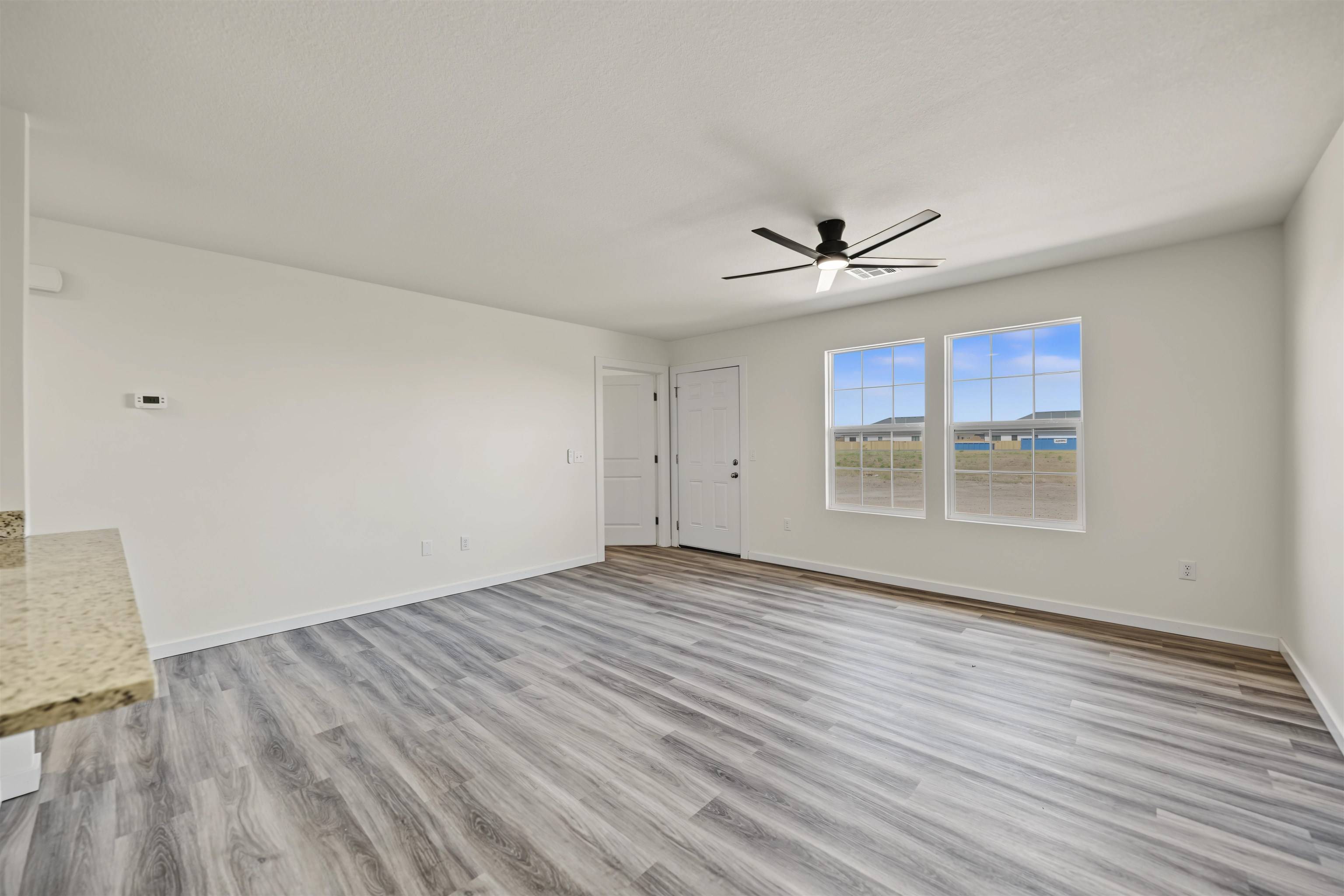 1213 Fountain Dr, Salina, KS 67401