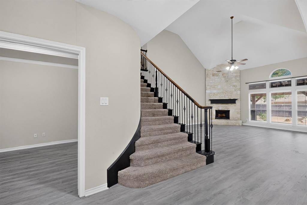 5919 Ridgeway Drive, Grand Prairie, TX 75052