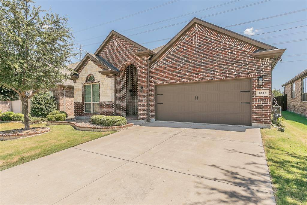 3020 Bella Lago Drive, Fort Worth, TX 76177