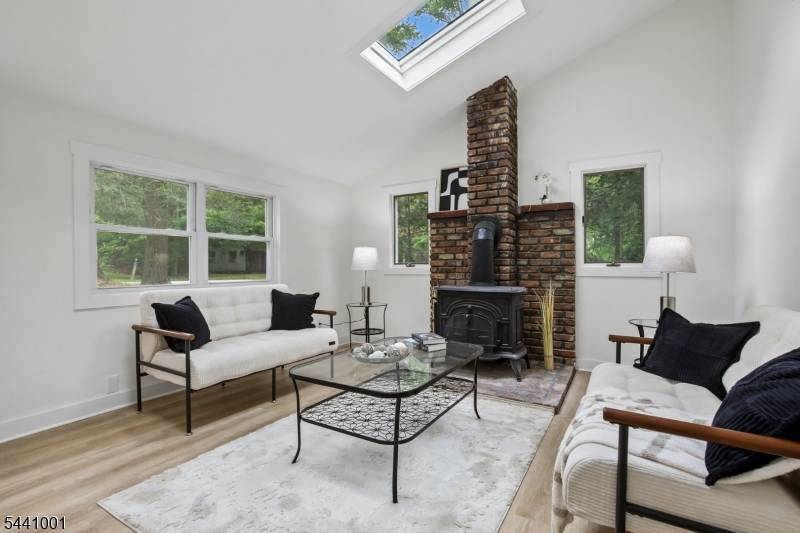 30 Belford Dr, West Milford Twp., NJ 07421