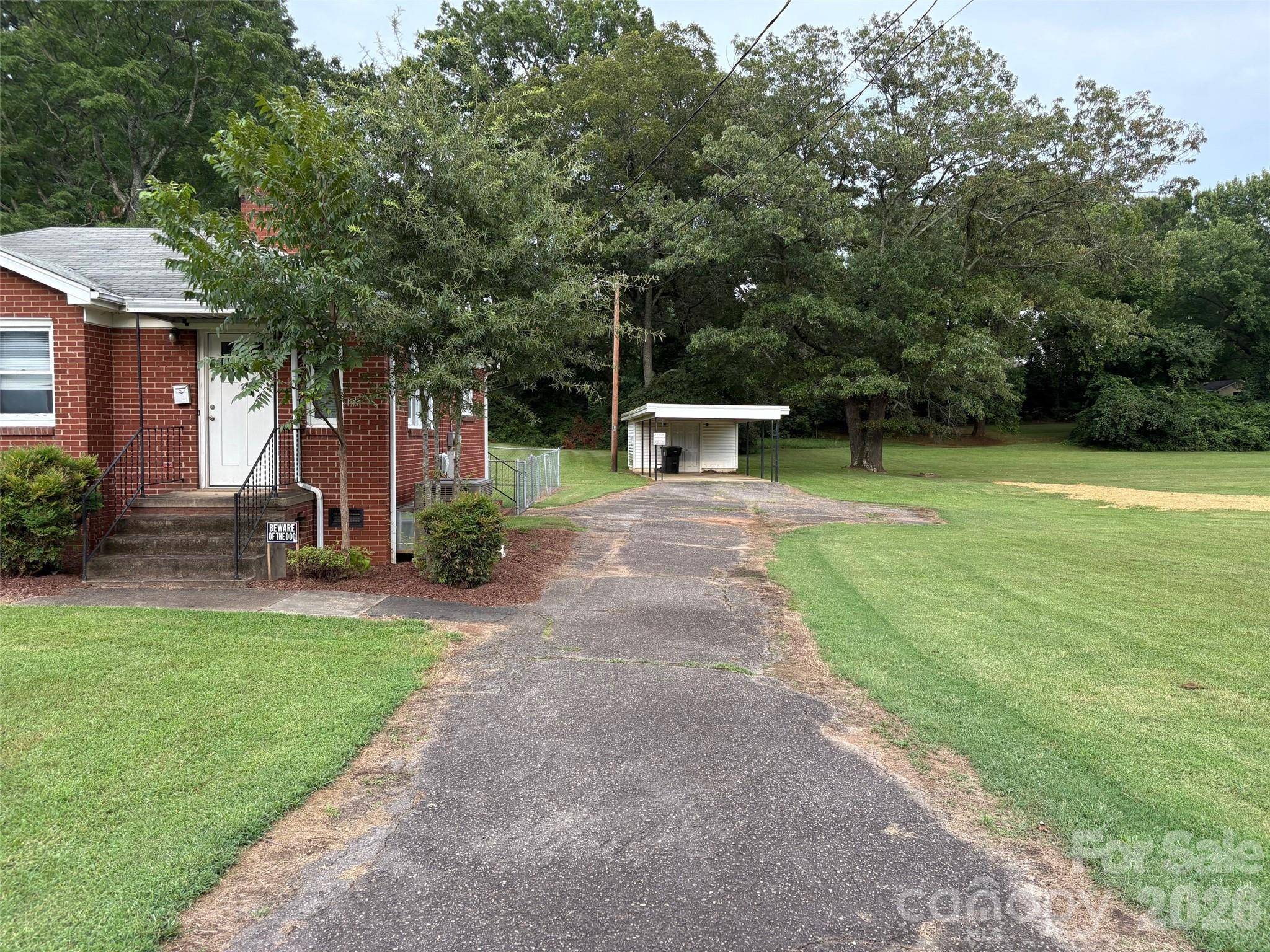 316 E Statesville AVE, Mooresville, NC 28115