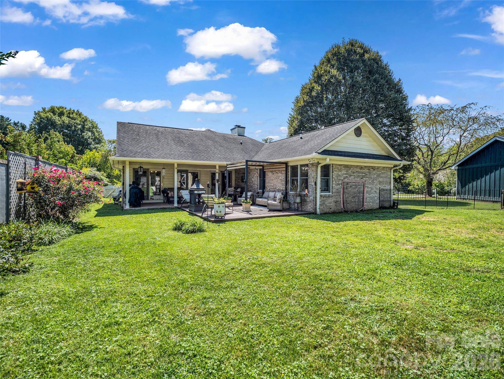 2365 Rosemont CT, Hendersonville, NC 28791