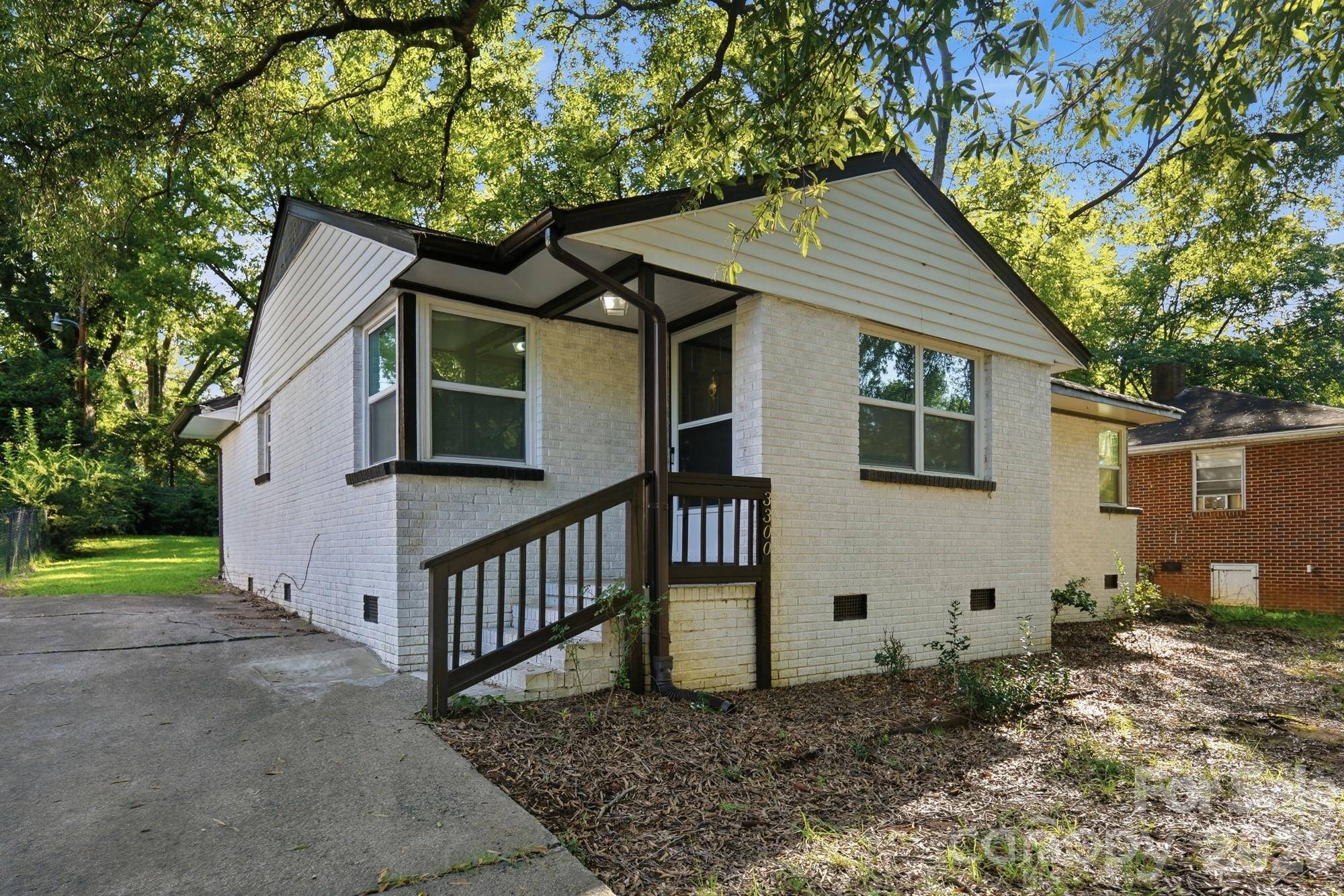 3300 Bonaire DR, Charlotte, NC 28208