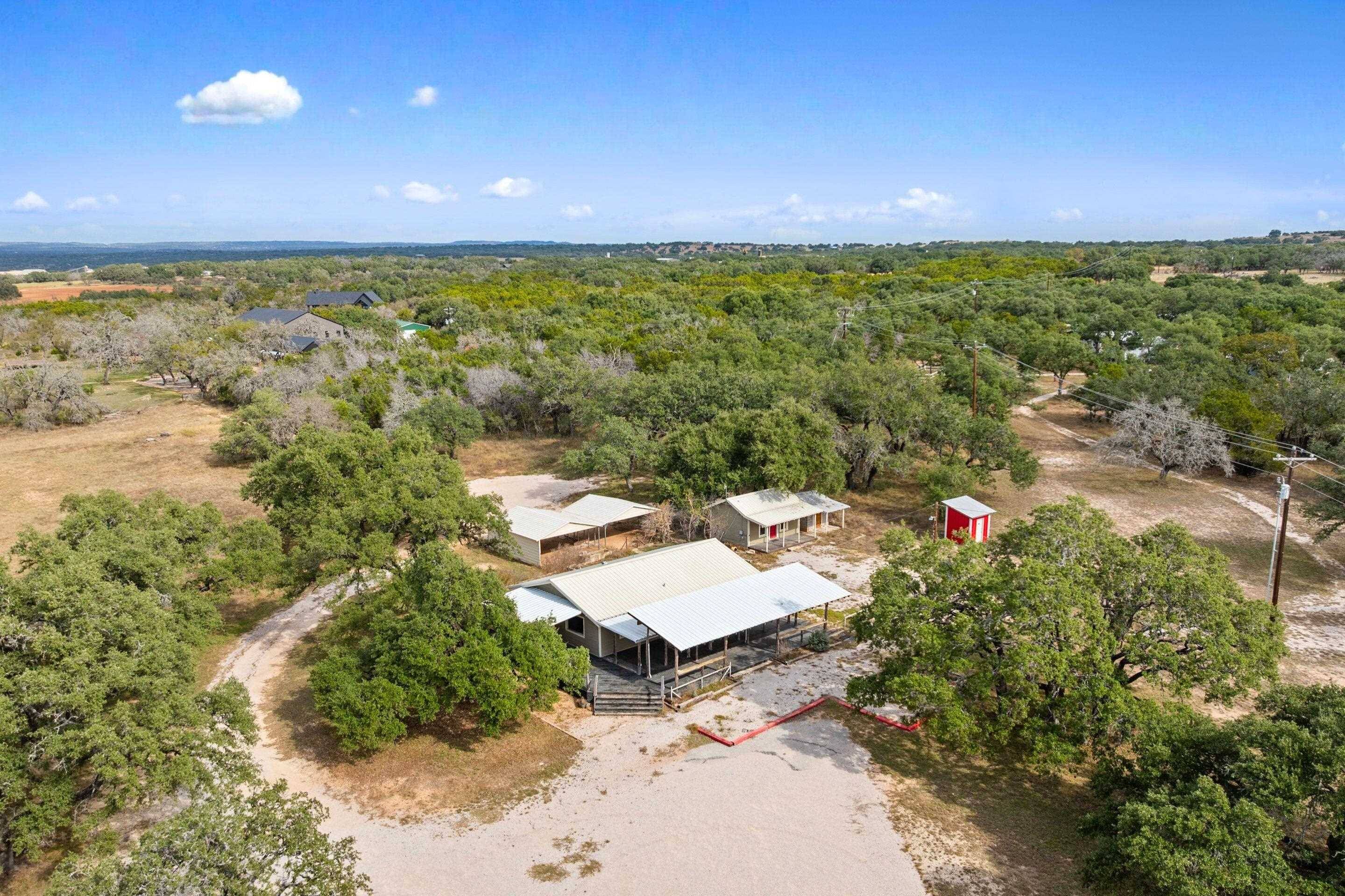 214 Edmonds AVE, Johnson City, TX 78636