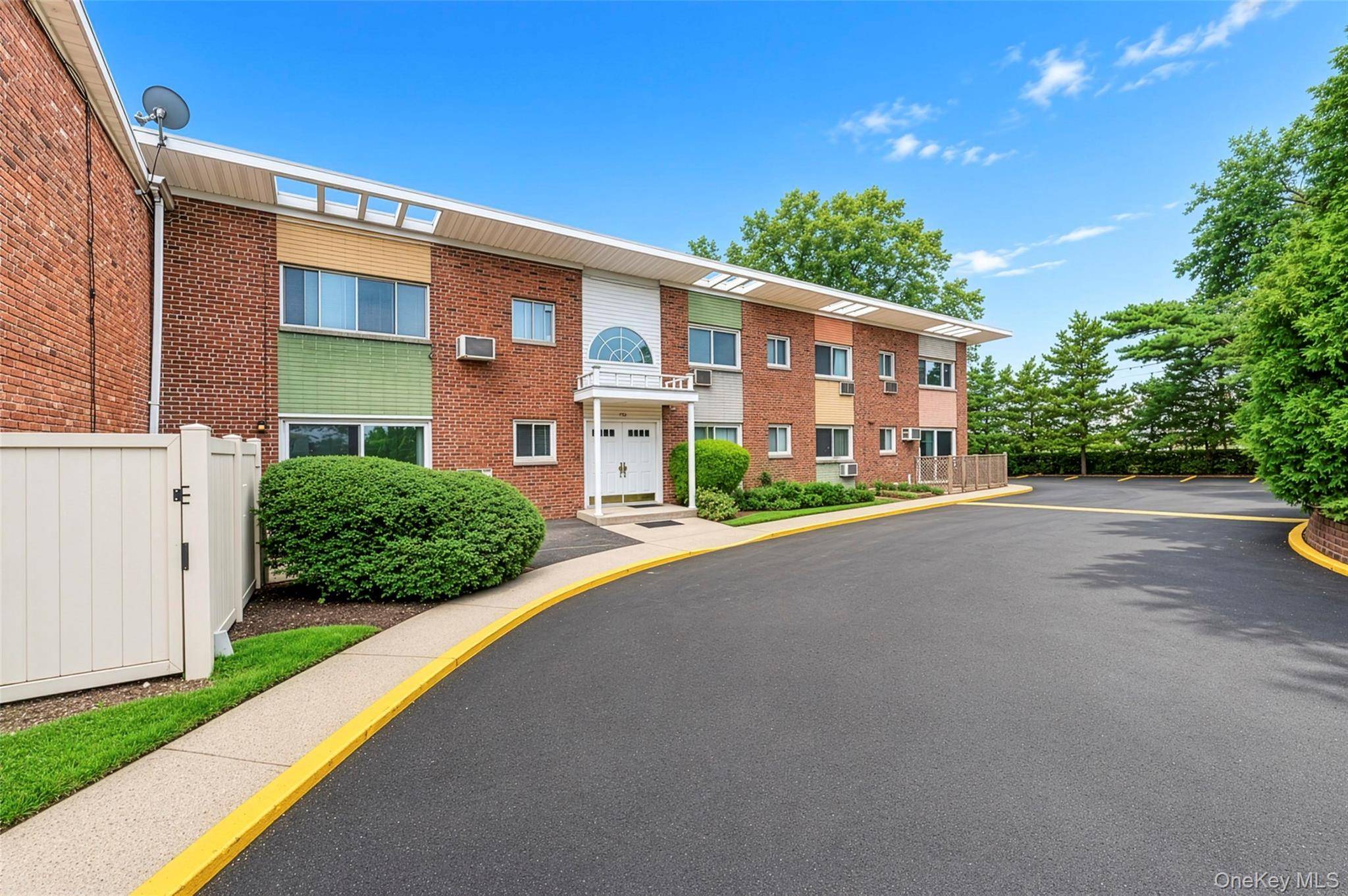 263 N Newbridge RD, Levittown, NY 11756
