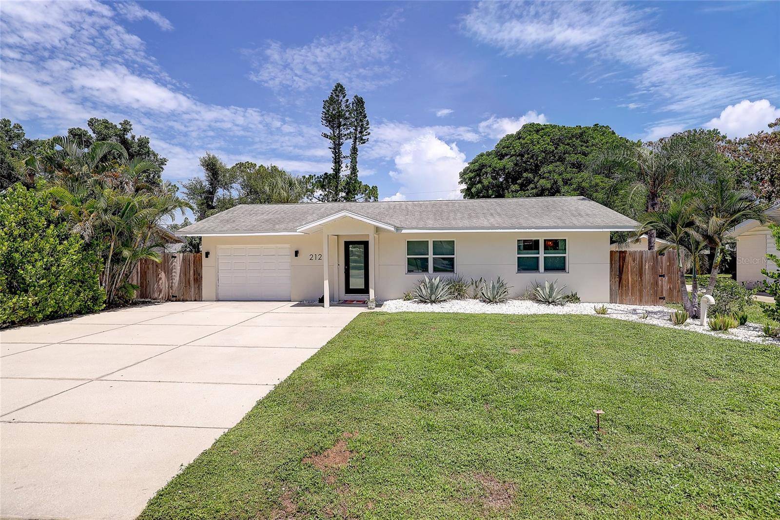 2121 PALM TER, Sarasota, FL 34231