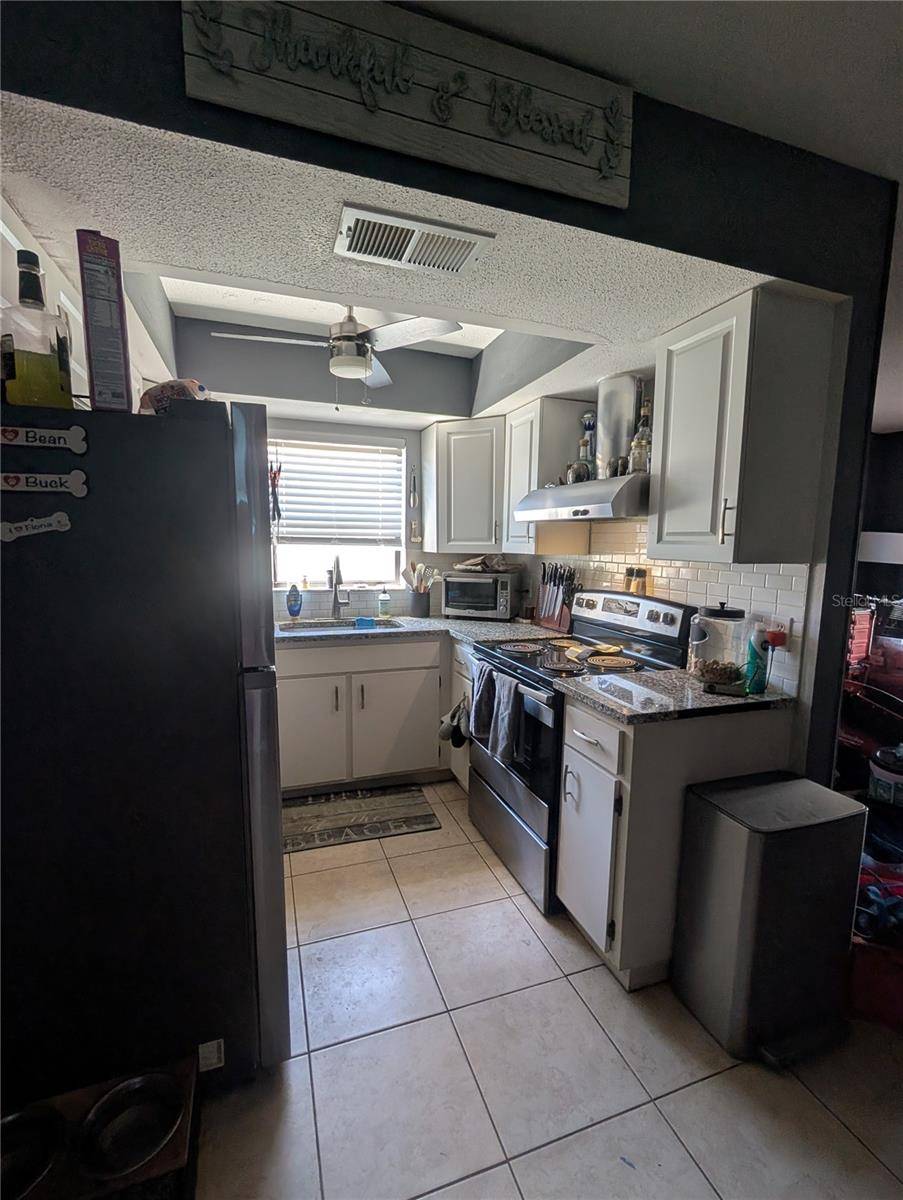 1854 DEBBIE ST, Sarasota, FL 34231