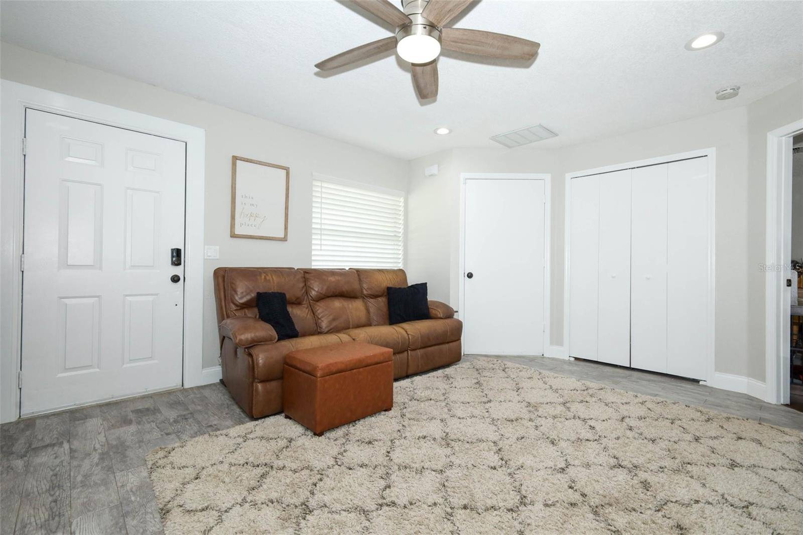 738 E 11TH AVE, Mount Dora, FL 32757